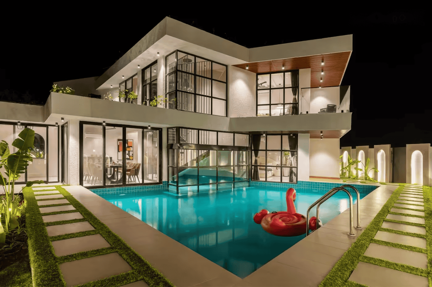 Black Mirror Villa, photograph 3